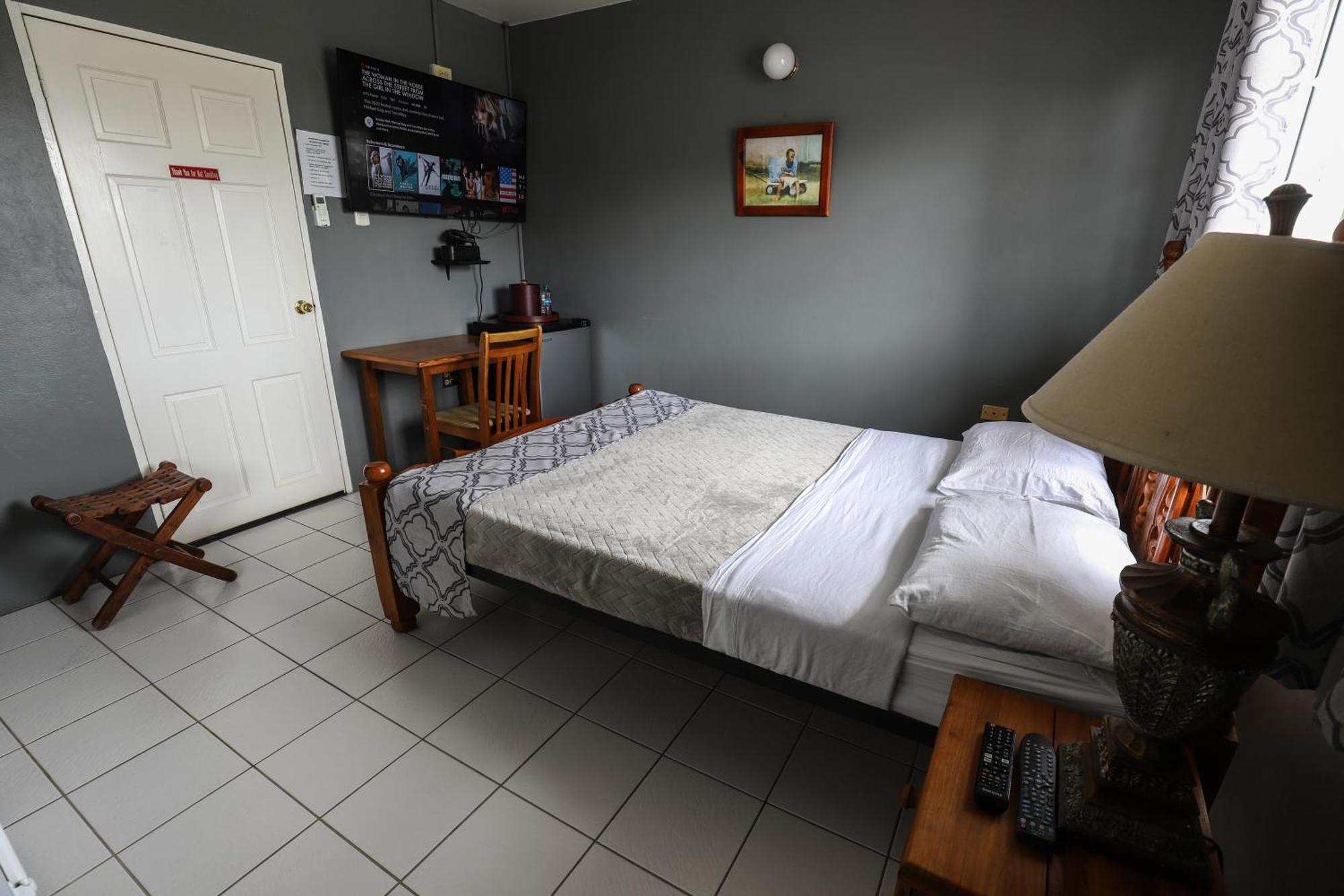 Airport Inn Piarco エクステリア 写真