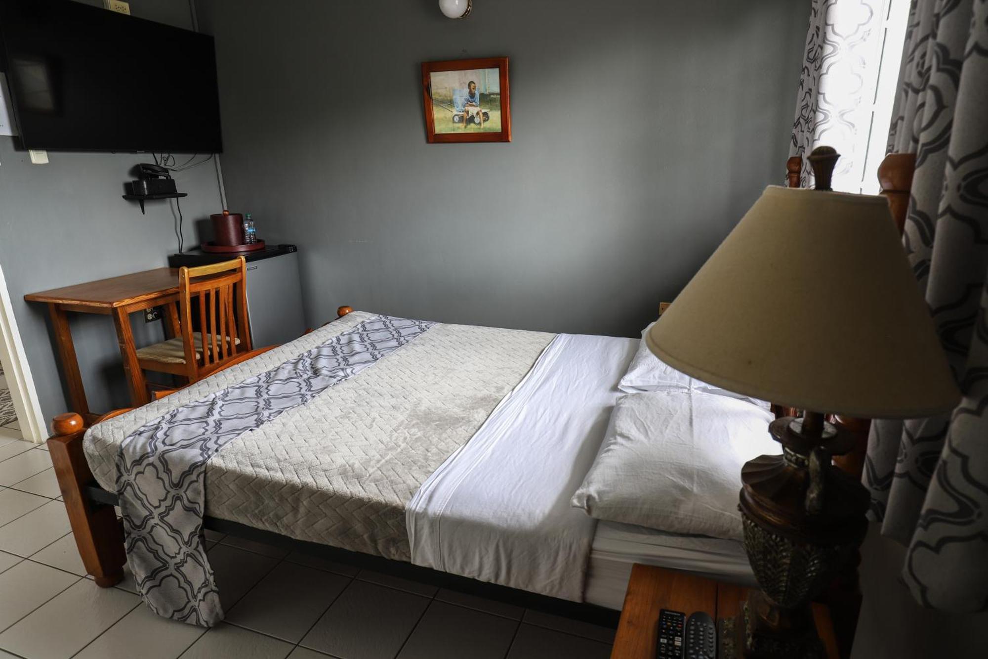 Airport Inn Piarco エクステリア 写真