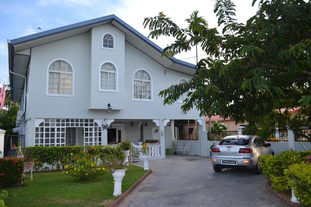 Airport Inn Piarco エクステリア 写真